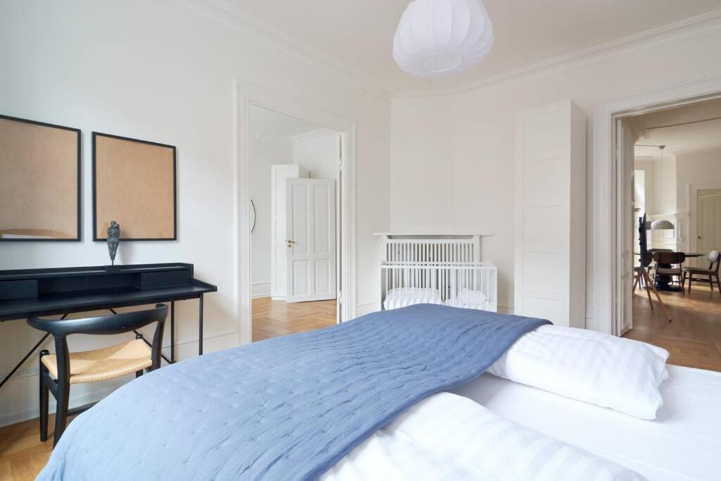 Spacious 3 Bedroom Manor Flat Next To Tivoli Kodaň Exteriér fotografie